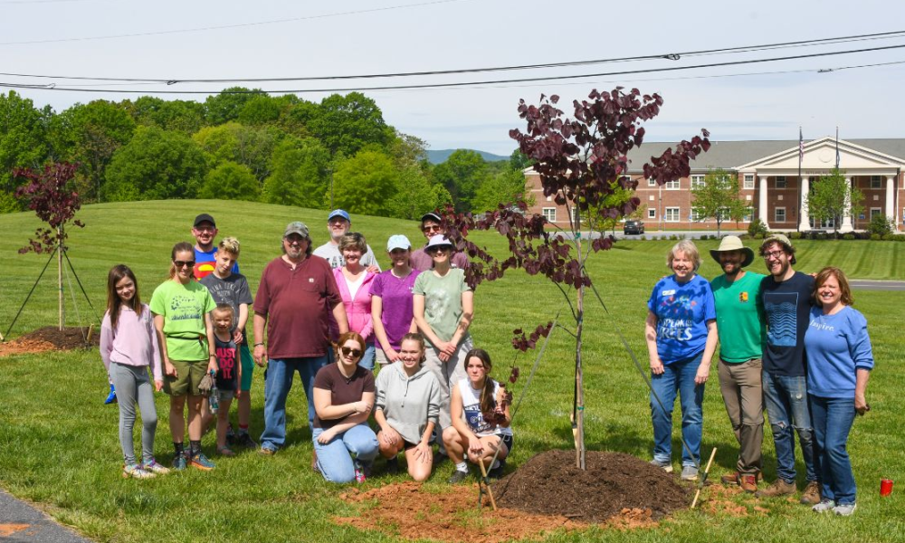 Transforming Royal Shenandoah Greenway Students and volunteers create