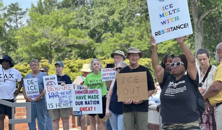 House Panel Advances Bills Limiting ICE Activity in Virginia