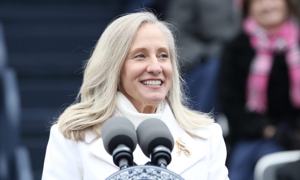 Virginia Governor Spanberger to Deliver Democratic Response to Trump’s State of the Union Address